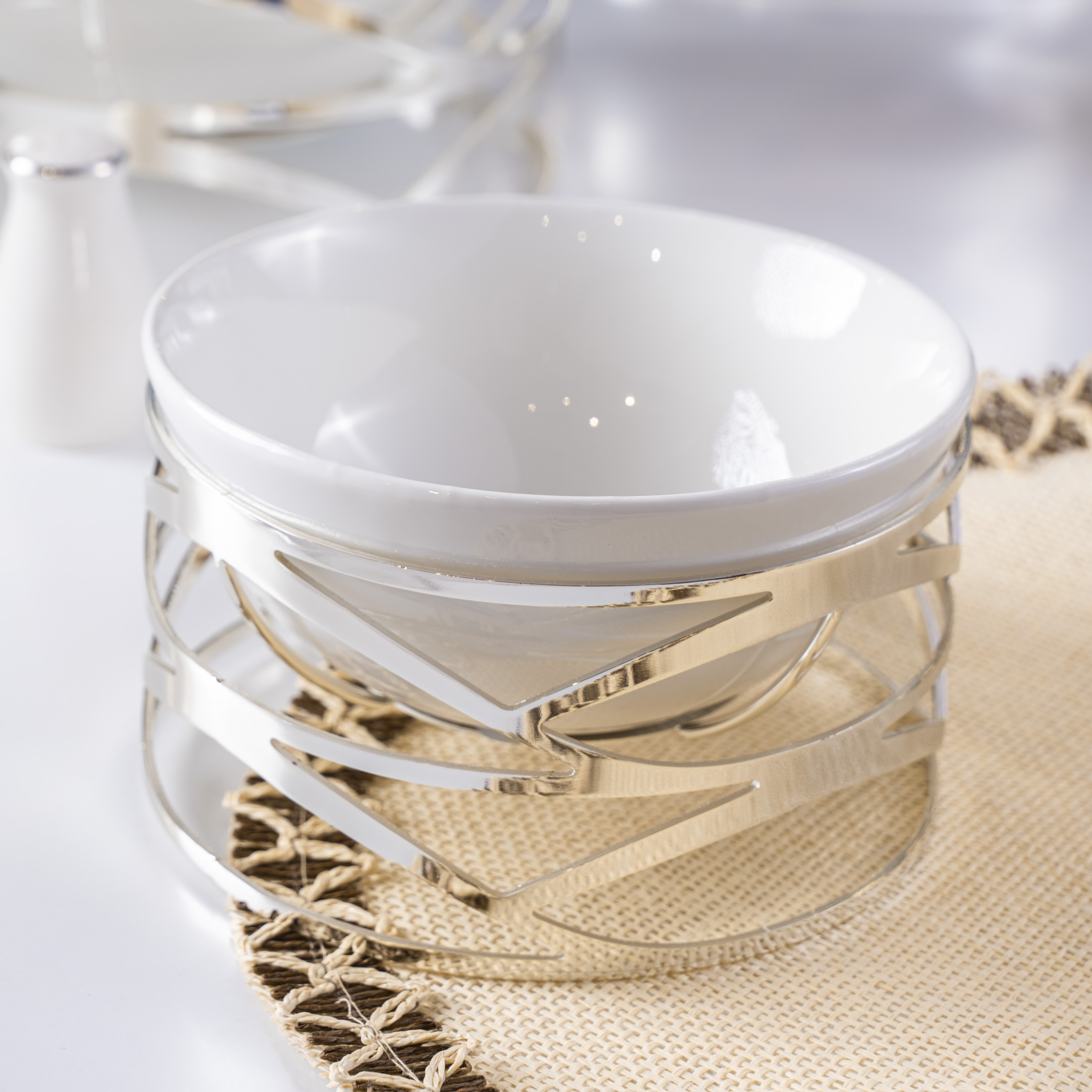 صحن تقديم فوبي مع قاعدة من سوليتير، اللون فضي، القطر 23 سم